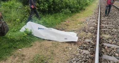 ট্রেনে কাটা পড়ে এক ব্যক্তির মৃত্যু