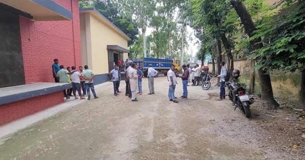১৮ বছরের চাল-গম সিন্ডিকেট ভাঙল রূপগঞ্জে