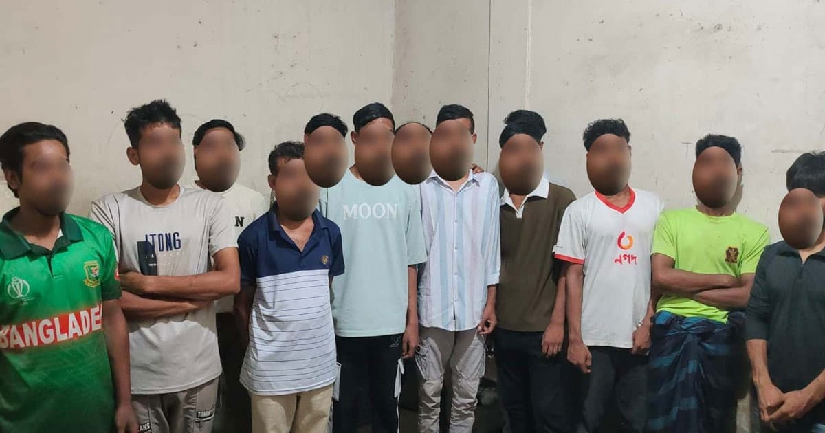 বিশেষ অভিযানে যাত্রাবাড়ী ও মুগদা এলাকায় গ্রেপ্তার ৩০