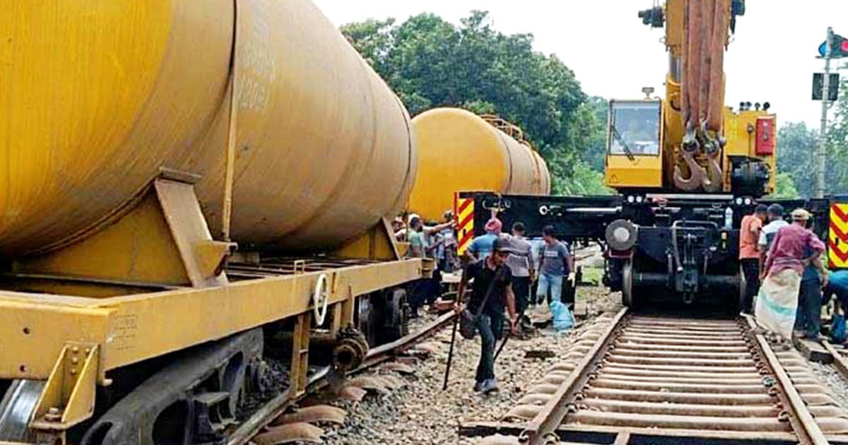 সাড়ে ৯ ঘণ্টা পর খুলনা-উত্তরবঙ্গ ট্রেন চলাচল শুরু