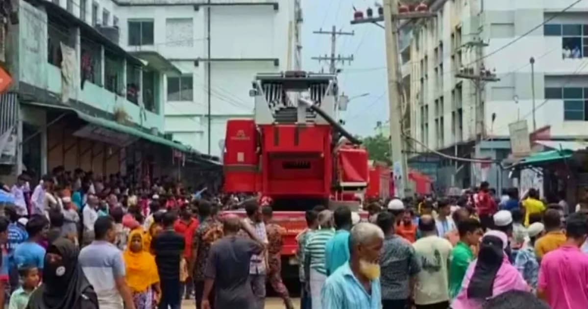 গাজীপুরে পোশাক কারখানায় আগুন, নিয়ন্ত্রণে ফায়ার সার্ভিস