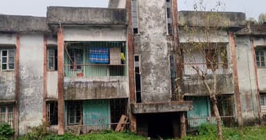 কাউখালীতে আবাসন সংকটে সরকারি কর্মকর্তা-কর্মচারীরা