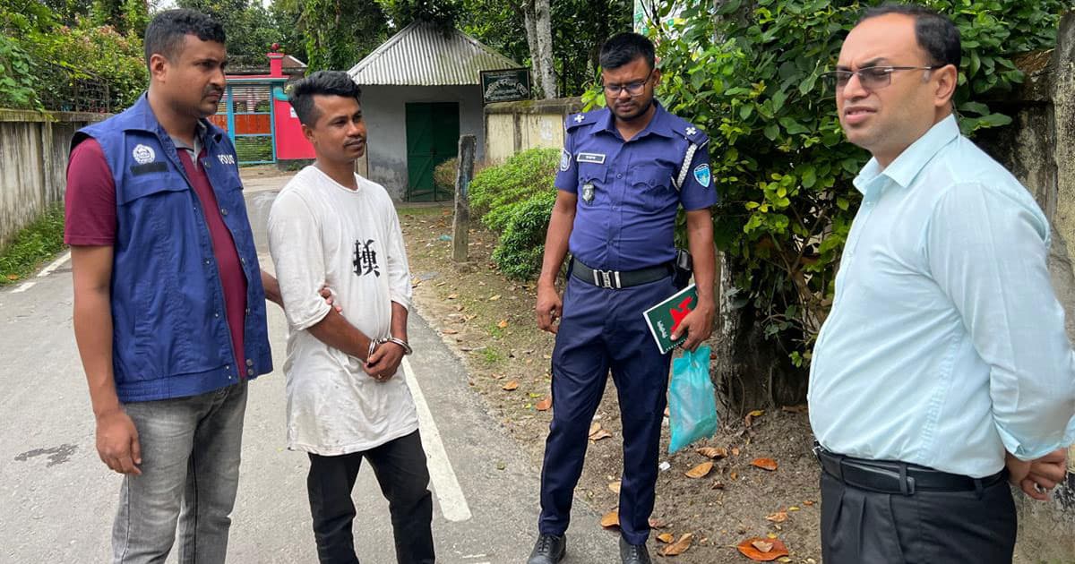 ছেলের অত্যাচারে অতিষ্ঠ পরিবার, ইয়াবাসহ আটক