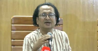 শেখ হাসিনার বক্তব্য প্রচারে নিষেধাজ্ঞা আছে: তথ্য উপদেষ্টা