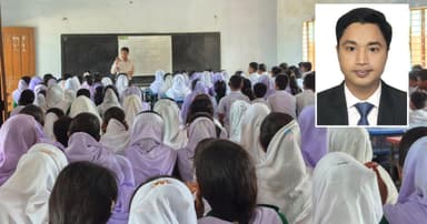 ইউএনও যখন স্কুলশিক্ষক: শিক্ষার মানোন্নয়নে ছুটছেন প্রতিষ্ঠানে