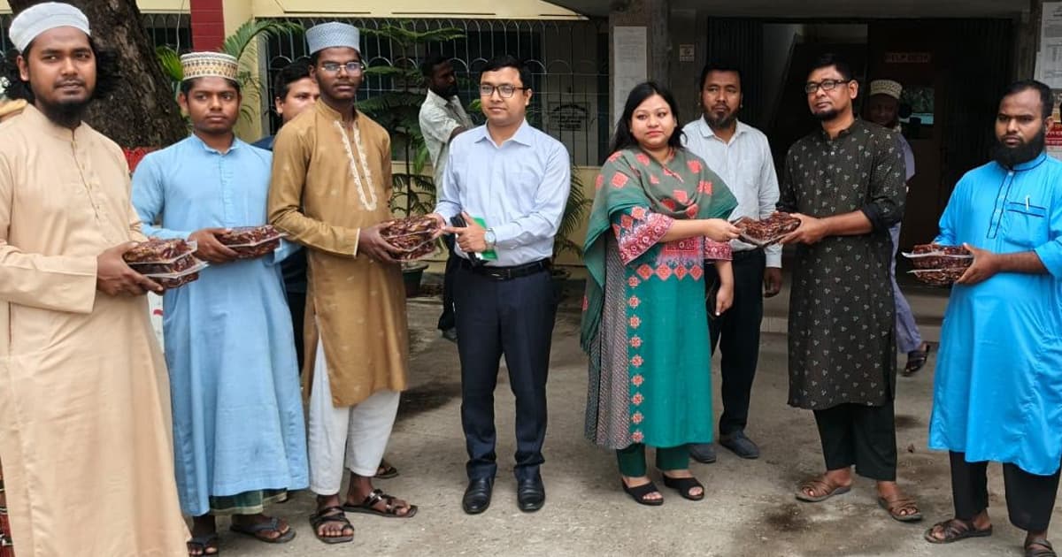 সৈয়দপুরে বিভিন্ন মাদ্রাসা, এতিমখানায় ও বৃদ্ধাশ্রমে খেজুর বিতরণ