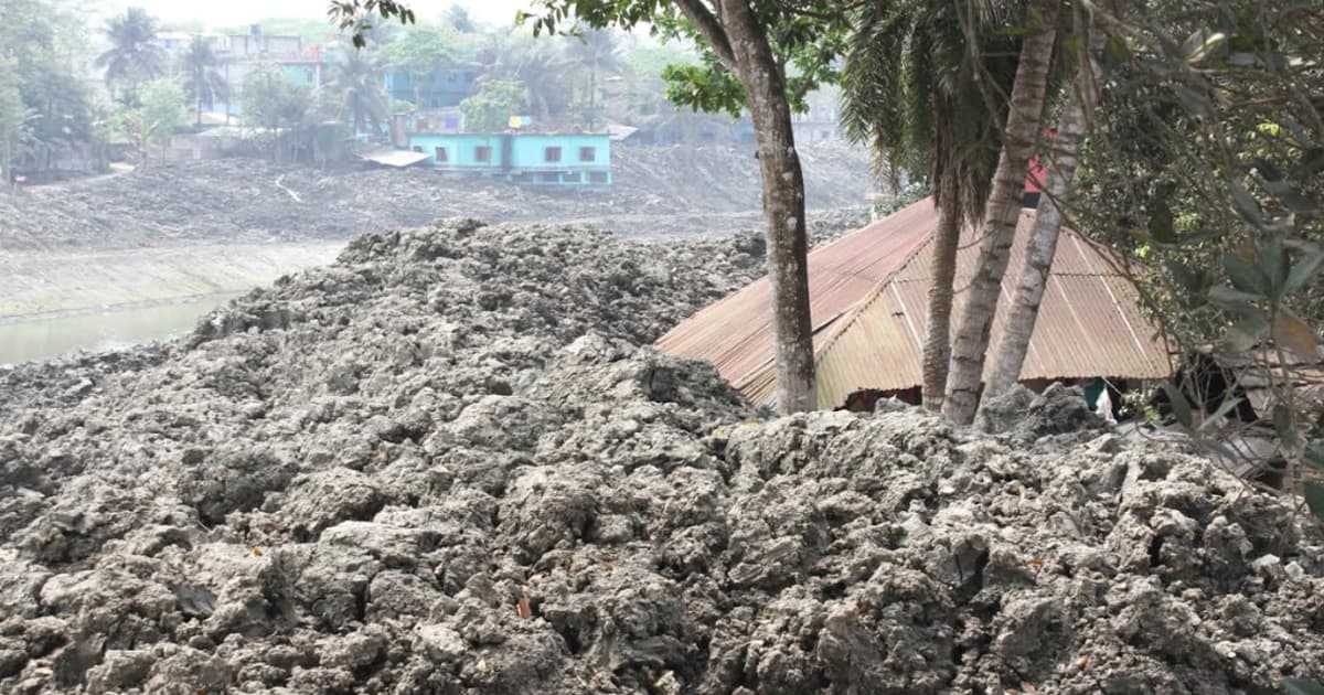 চিত্রা নদী পুনঃখননের মাটি অপসারণ না করায় যশোরে মানবিক বিপর্যয়