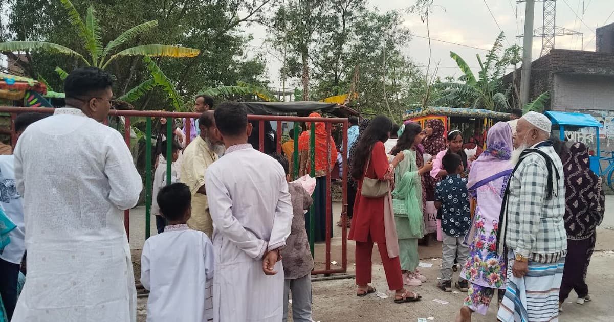 ঈদকে ঘিরে গাজীপুরের রিসোর্টগুলোতে উপচে পড়া ভিড়