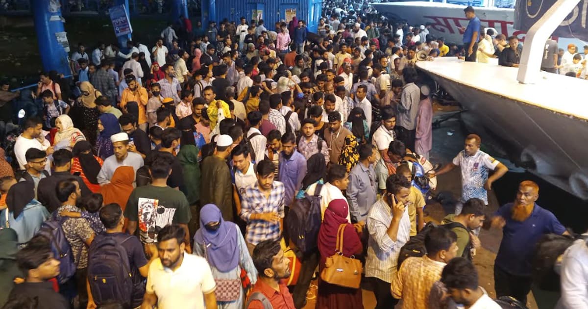ঢাকামুখী লঞ্চে তিল ধারণের ঠাঁই নেই
