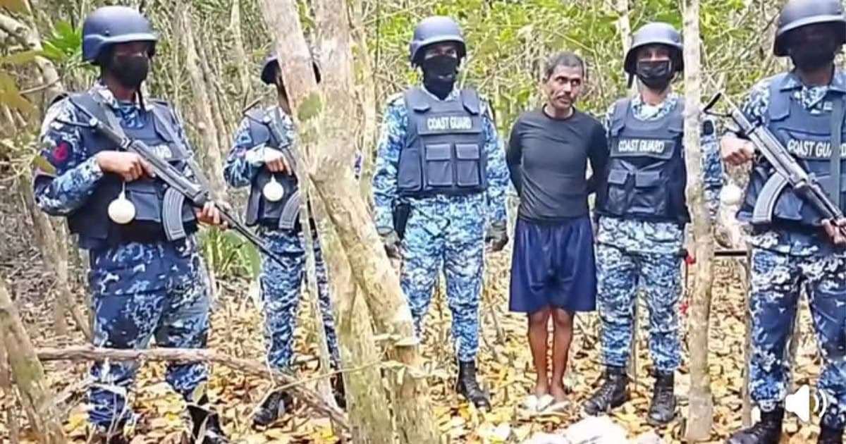 সুন্দরবনে আগ্নেয়াস্ত্র ও গুলিসহ আটক দুই