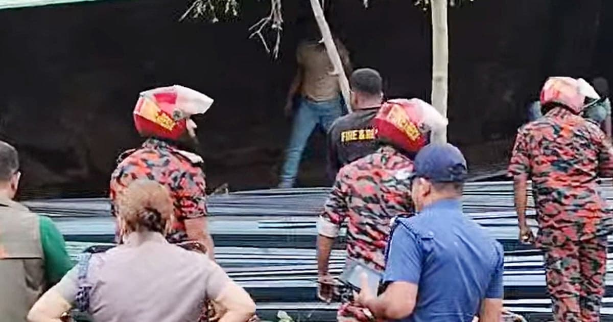কালিহাতীতে ট্রাক উল্টে ১৫ ঈদযাত্রী নিহত, আহত ৬