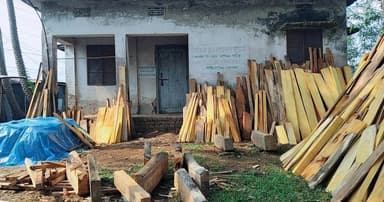 তালাবদ্ধ এআই কেন্দ্র, বিপাকে কাপাসিয়ার খামারিরা
