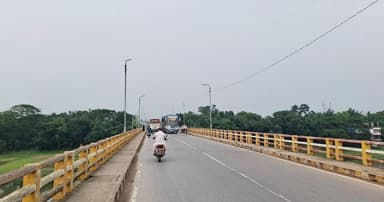 কাপাসিয়ায় টোল আদায় হলেও বেহাল ফকির মজনু শাহ সেতু