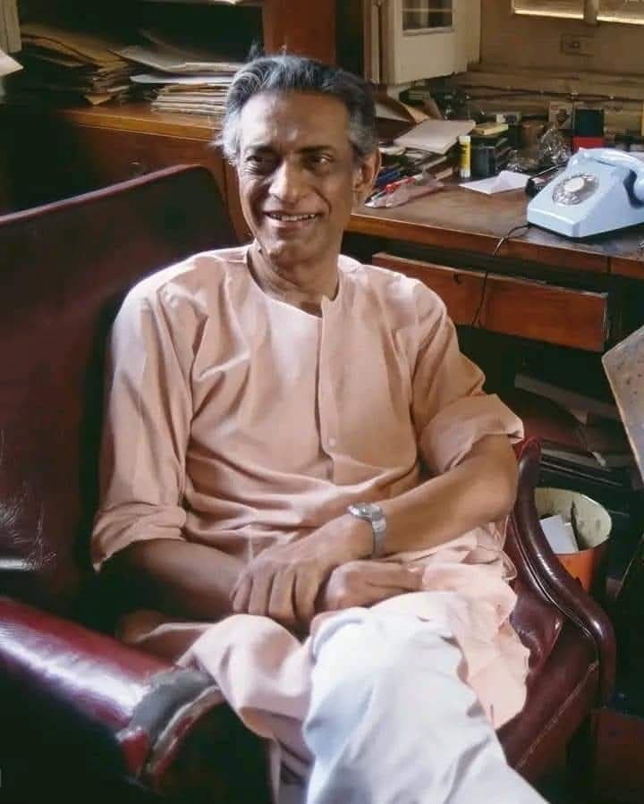 সত্যজিৎ রায় কল্পকাহিনী ও শিশুতোষ সাহিত্যে খ্যাতি অর্জন করেছেন। তার জনপ্রিয় চরিত্রগুলোর মধ্যে রয়েছে ফেলুদা, প্রফেসর শঙ্কু এবং তাড়িনী খুড়ো।