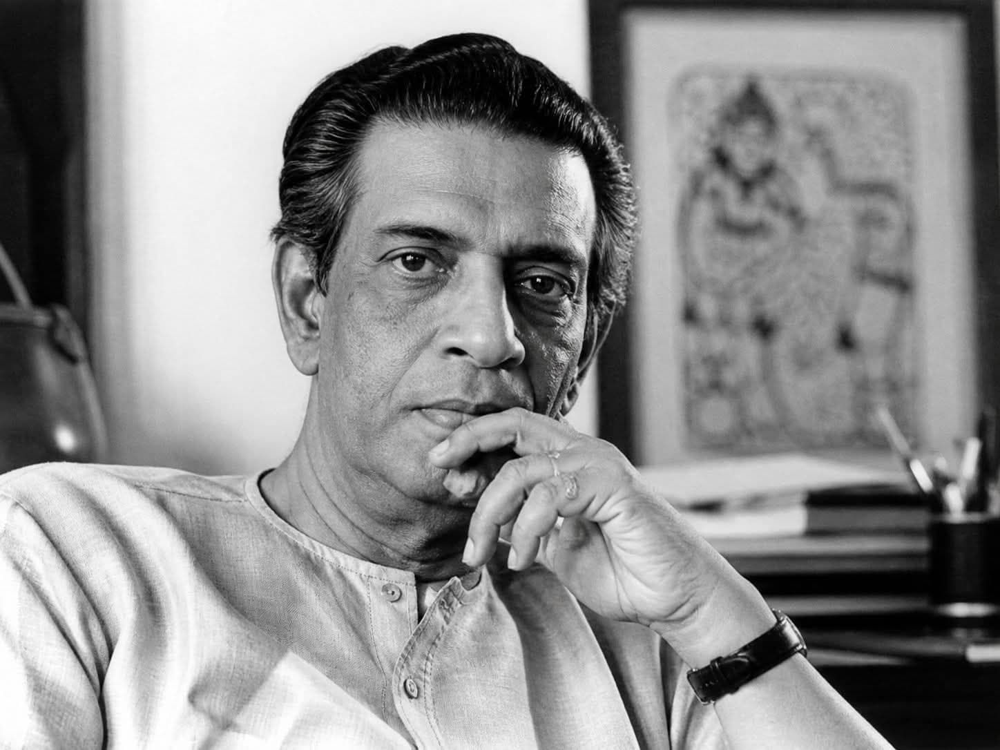 হৃদযন্ত্রের জটিলতার কারণে ১৯৯২ সালের ২৩ এপ্রিল সত্যজিৎ রায় মৃত্যুবরণ করেন।
