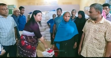 বাবুগঞ্জে ঈদ উপলক্ষে ভিজিএফ চাল বিতরণ
