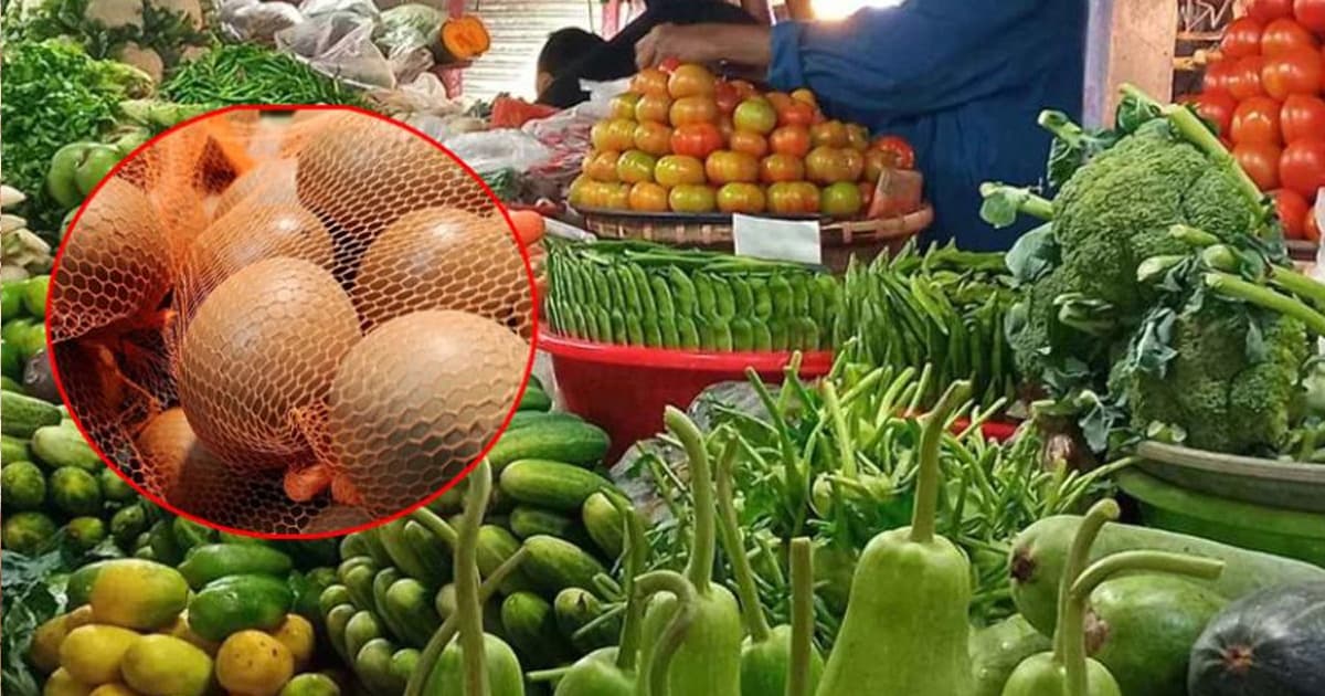 সবজির দামে অস্বস্তির মাঝে পেঁয়াজ-আদাও চড়া