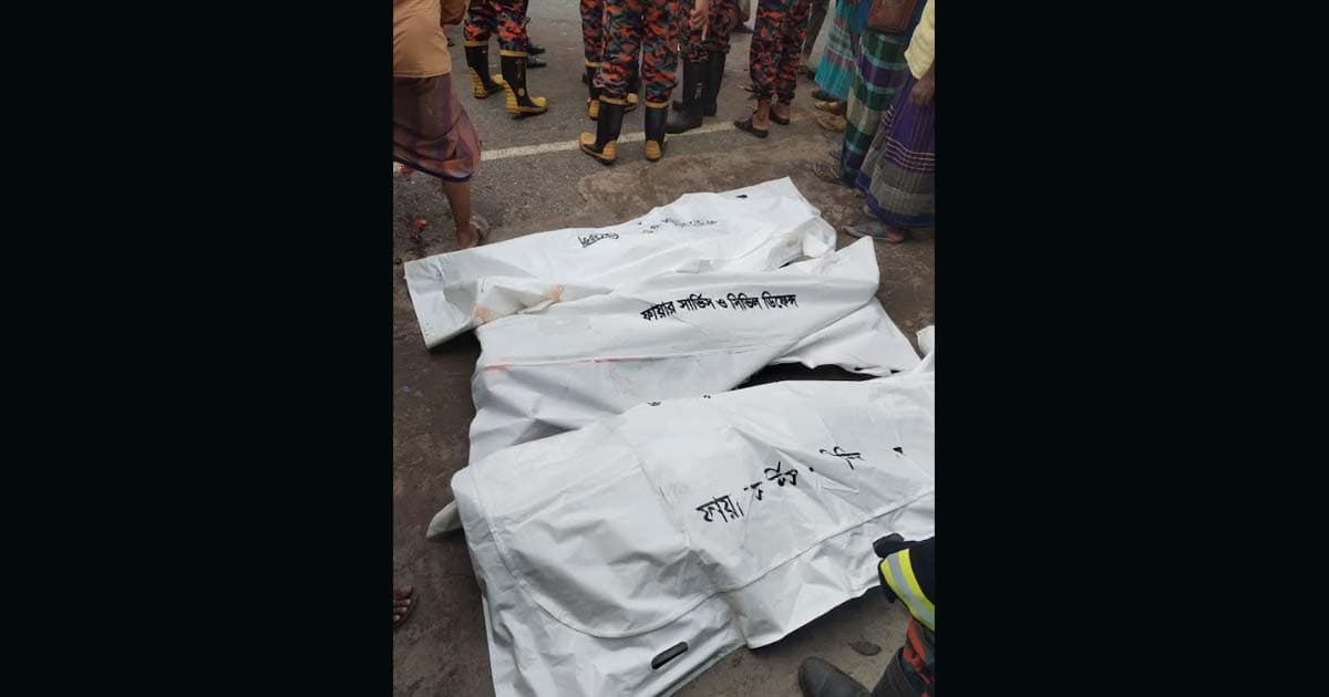 ঢাকা-বরিশাল মহাসড়কে দুর্ঘটনা, একই পরিবারের নিহত ৩
