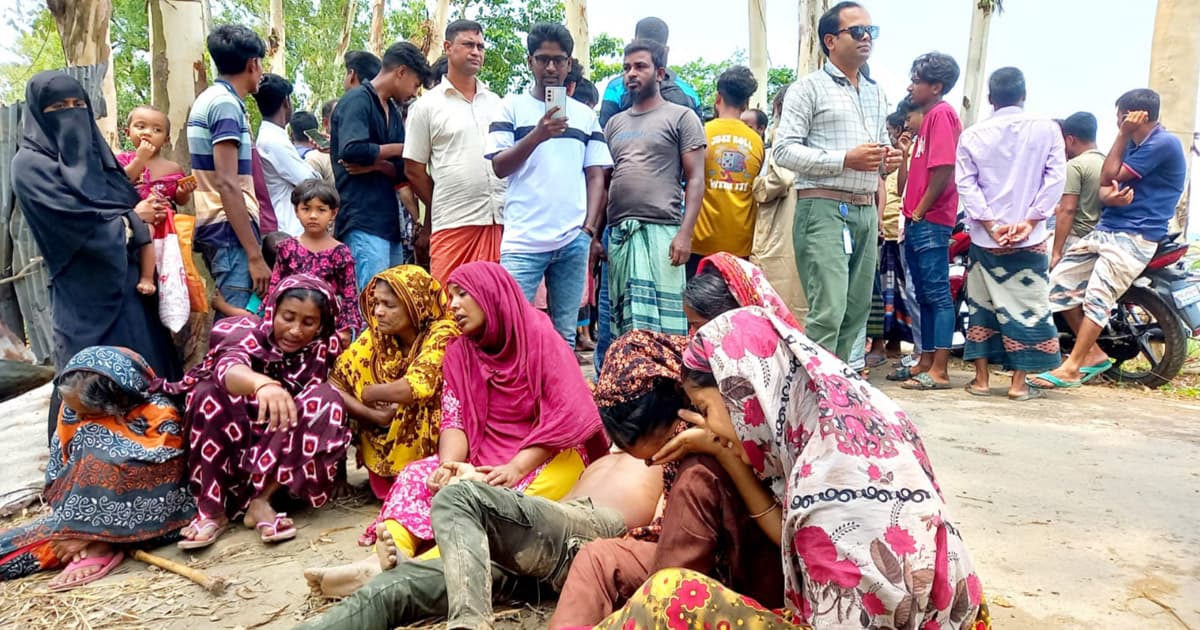 টাকা বাঁচাতে ওঠেন ট্রাকে; দুর্ঘটনায় ঝরলো ৯ বন্ধুর প্রাণ