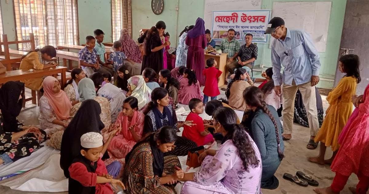 তাড়াশে শিশু-কিশোরদের নিয়ে ‘মেহেদী উৎসব’ অনুষ্ঠিত