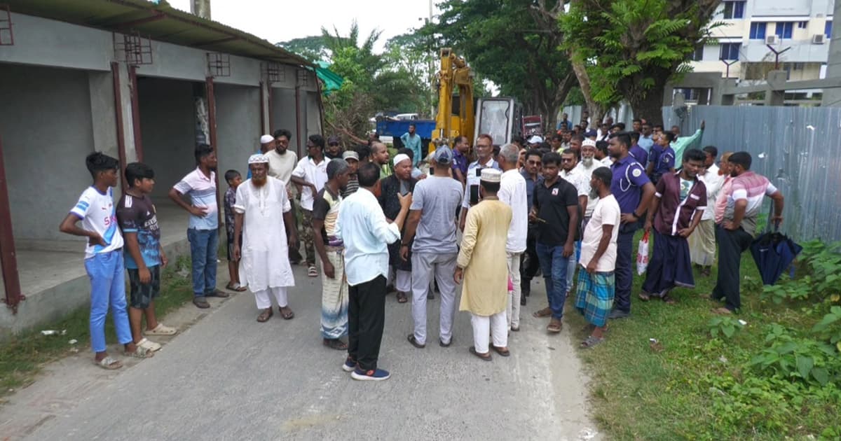 পটুয়াখালীতে অবৈধ স্থাপনা উচ্ছেদ