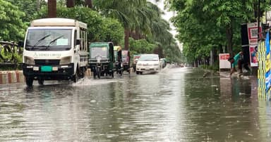 রাজশাহীতে মুষলধারে বৃষ্টি, জনজীবনে স্বস্তি