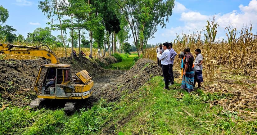 রৌমারীতে খাল খনন কাজের উদ্বোধন