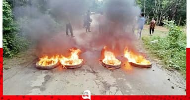 সাজেকে অনির্দিষ্টকালের সড়ক অবরোধ, আটকা ৯ শতাধিক পর্যটক