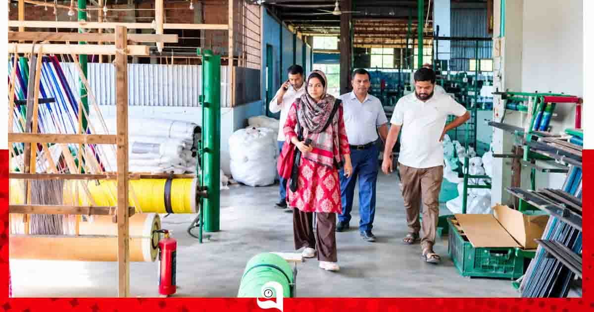 পরিবেশবান্ধব প্রযুক্তিতে বদলাচ্ছে পাবনার তাঁতশিল্প
