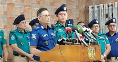 বল প্রয়োগ করলে ফ্যাসিবাদী না করলে পুলিশ দুর্বল
