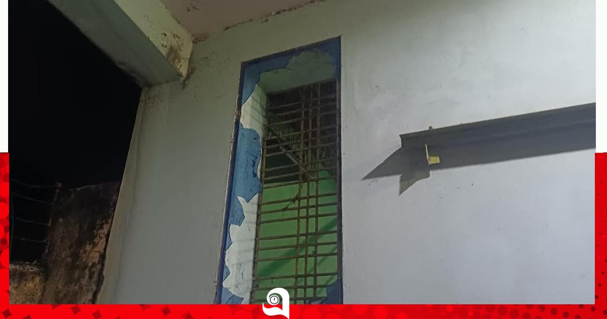 লালপুরে যুবদল নেতার নেতৃত্বে চিকিৎসকের বাড়িতে হামলা