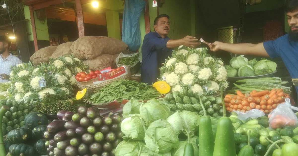 শীতের সবজিতে স্বস্তির বার্তা, নামল ডিমের পারদ