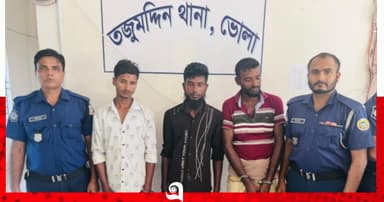ভোলায় নদীতে মাছ ধরতে নেমে আটক ৩ জেলে