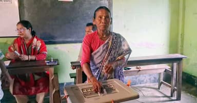 মির্জা ফখরুলের ছেড়ে দেওয়া আসনে ভোটগ্রহণ শুরু