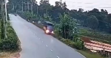 কাভার্ড ভ্যানের চাপায় দুই বোন নিহত