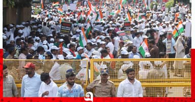 নির্বাচন কমিশন প্রধানের পদত্যাগের দাবিতে ভারতে বিক্ষোভ তীব্র