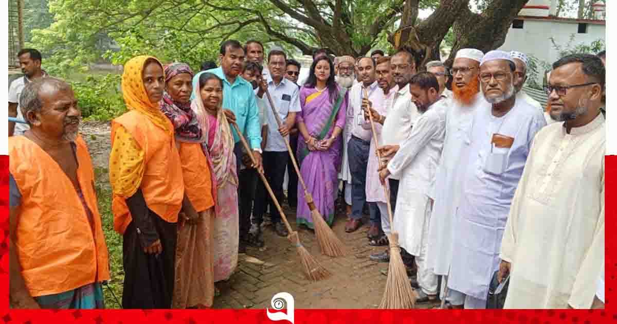 তাড়াশে শুরু হয়েছে ৩ মাসব্যাপী বিশেষ পরিচ্ছন্নতা কর্মসূচি