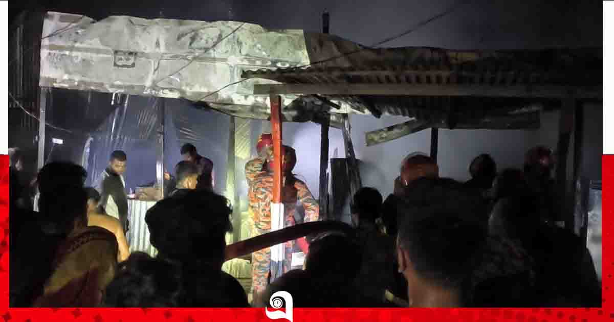 জাজিরায় ভয়াবহ অগ্নিকাণ্ডে পুড়ে ছাই চার দোকান ও গোডাউন