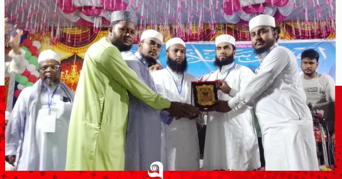 গাইবান্ধায় তরুণ ও প্রবীণ ওলামায়ে কেরামের উদ্যোগে সীরাতুন্নবী (সা.) মাহফিল