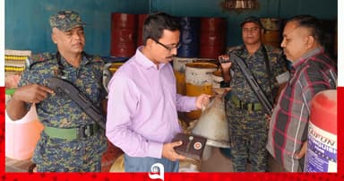 ৫ লিটার তেলে ২০০ মিলি কম, ব্রাহ্মণবাড়িয়ায় ব্যবসায়ীকে জরিমানা