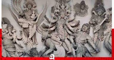 মির্জাগঞ্জে প্রতিমা তৈরিতে ব্যস্ত সময় পার করছেন শিল্পীরা