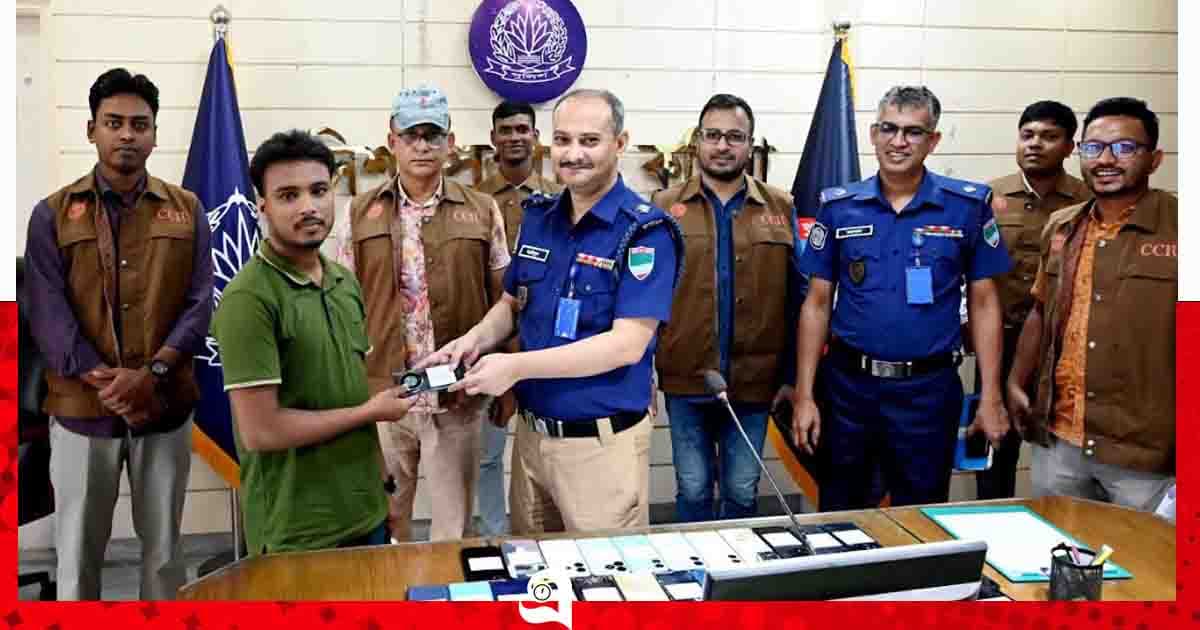 কুষ্টিয়ায় হারানো মোবাইল ফিরে পেয়ে আবেগাপ্লুত মালিকেরা