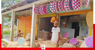 প্লাস্টিক যুগেও বাঁশ-বেত শিল্প বাঁচিয়ে রেখেছেন ৭০ বছরের তাজুল হক
