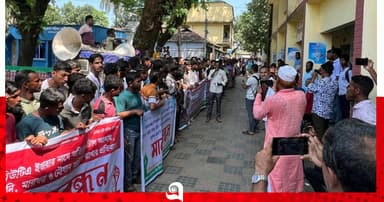 জামালগঞ্জে অতিরিক্ত টোল আদায়ের অভিযোগে মানববন্ধন