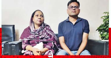 শিক্ষিকার এ কোন রূপ!