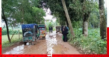 কাজ ফেলে উধাও ঠিকাদার, ভোগান্তি লক্ষাধিক মানুষ