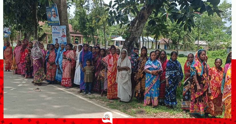 বকেয়া মজুরির দাবীতে চা-শ্রমিকদের অবস্থান কর্মসূচি