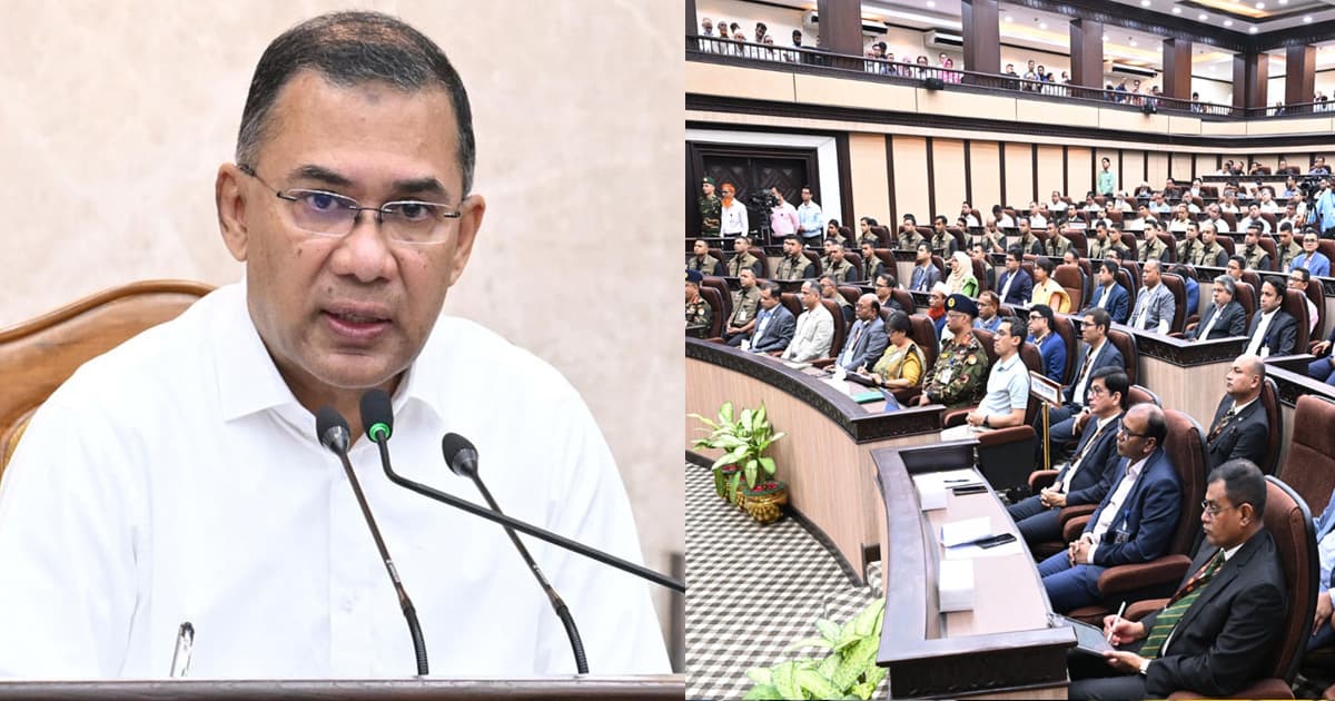 নিজ কার্যালয়ের কর্মকর্তা-কর্মচারীদের সাথে প্রধানমন্ত্রীর মতবিনিময়