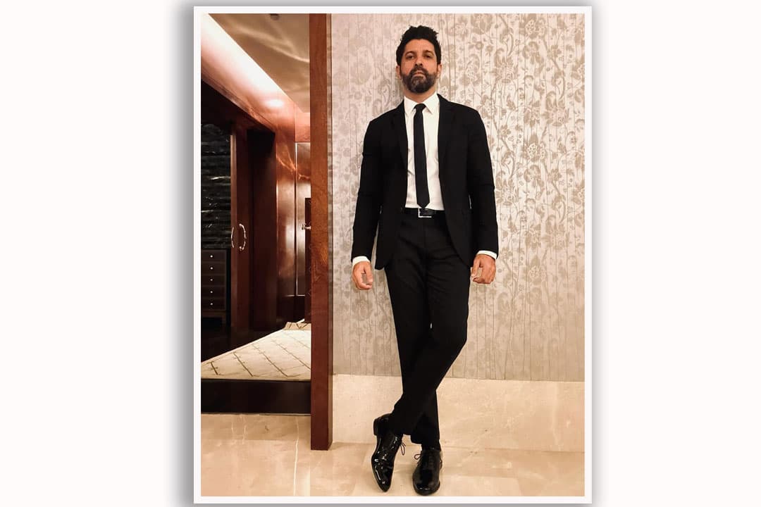 ৯ জানুয়ারি এই গুণী নির্মাতা, গায়ক, অভিনেতা ও কবি ফারহান আক্তার ৫২-তে পা দিলেন।