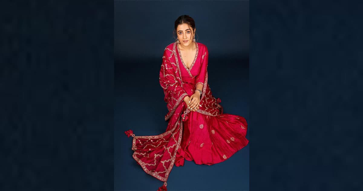 ‘নূরানি চেহারা’ সিনেমার মাধ্যমে বলিউডে পা রাখতে যাচ্ছেন জনপ্রিয় অভিনেত্রী কৃতি স্যাননের বোন নূপুর স্যানন।।